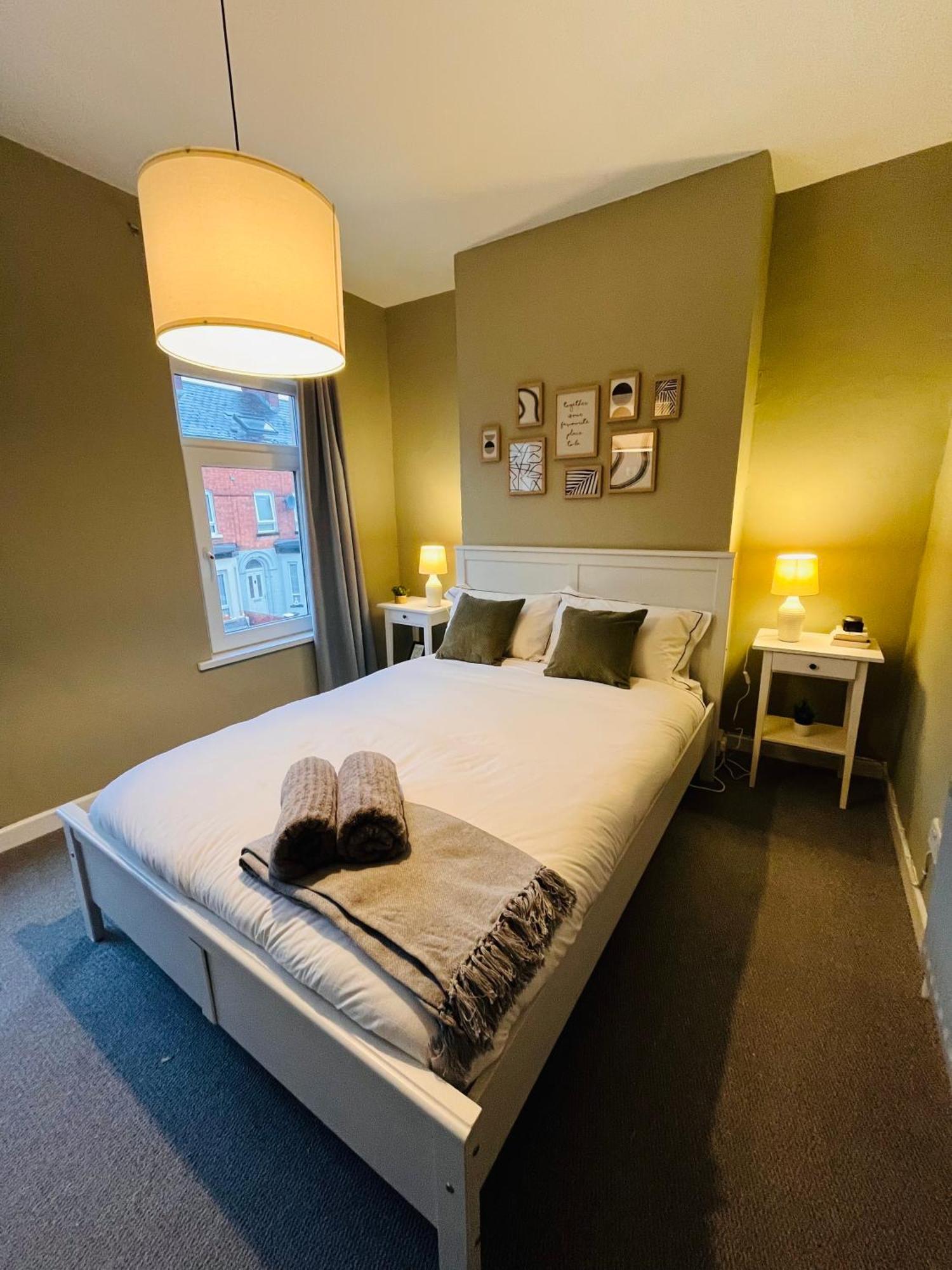 Kings Bridge Townhouse Apartment เบลฟาสต์ ภายนอก รูปภาพ