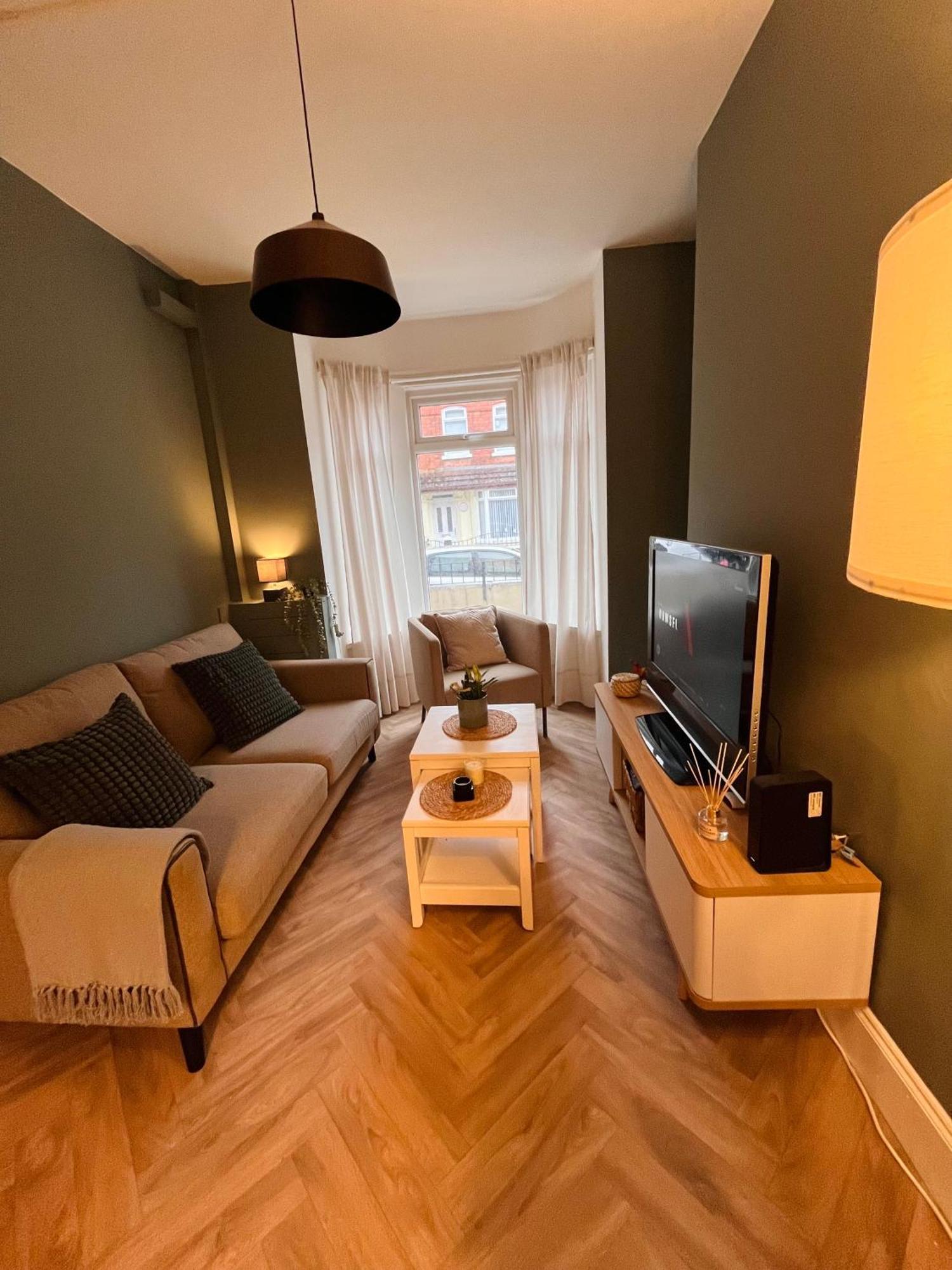 Kings Bridge Townhouse Apartment เบลฟาสต์ ภายนอก รูปภาพ